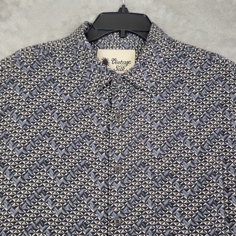 Vintage Silk Circa 1969 Mens Button Up Shirt Short Sleeve Blue Grey XL Casual